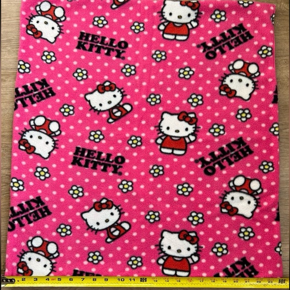 Hello Kitty Pink Baby Blanket - Picture 7 of 9